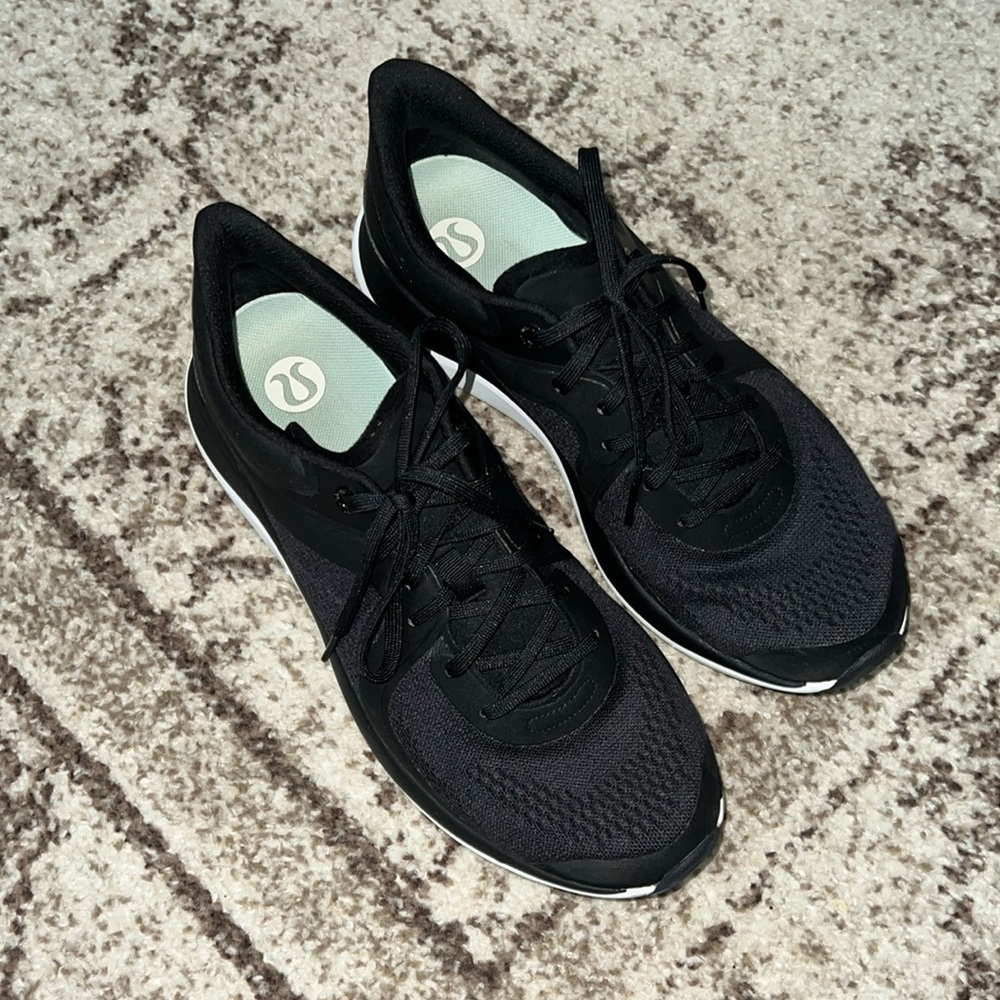 Lululemon Chargefeel Low Sneakers
